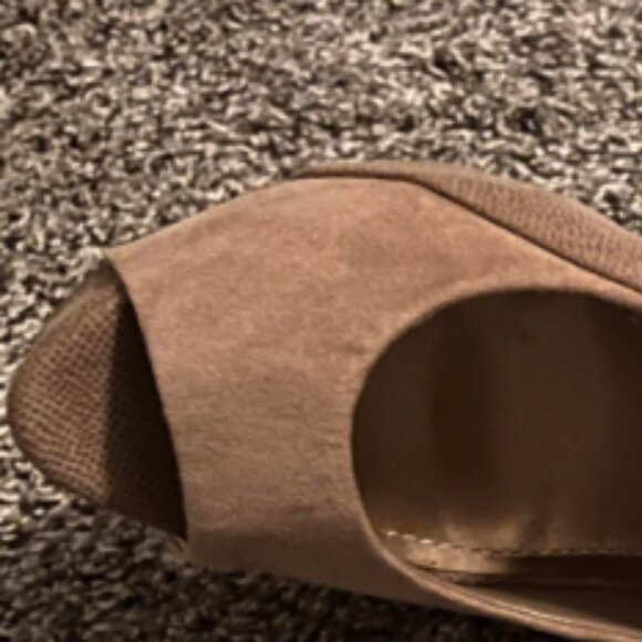 BCBG Peep Toe Tan Suede Heels - Picture 9 of 9